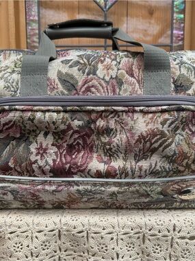 VTG Gloria Vanderbilt Floral Tapestry Travel Duffel Bag Weekender Cottagecore